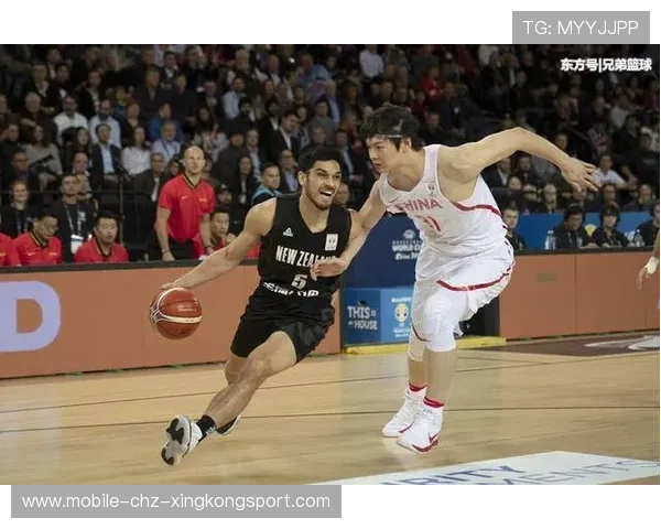 CBA吉林快攻三线推进暴扣直接点燃替补席：无与伦比的激情瞬间