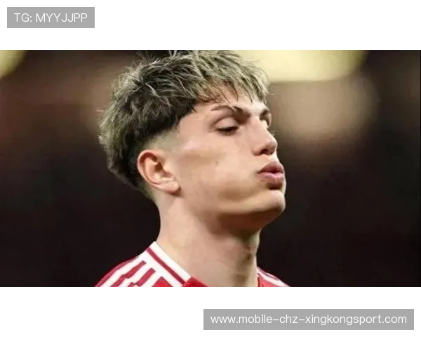 曼联年轻前场组合活跃，加纳乔速度突破不断制造惊喜